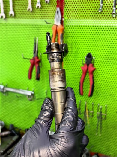 Disassembling the Piezo Injector for Diesel Engines