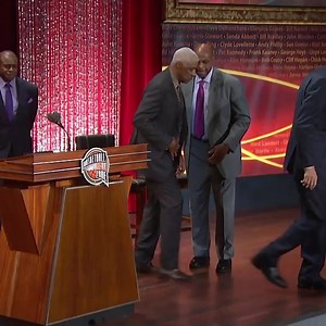 Bobby Jones reflects on his family, coaches and former players in his Naismith Memorial Basketball Hall of Fame speech. 🙌 #19HoopClass | NBA TV