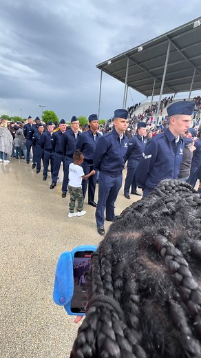After 8 LONGGGGGGG WEEKS I finally got to see and hug my baby 🥹😭 YOU DID IT BABY 💪🏾✈️👮🏽🇺🇸#TAPOUT #BMT #airforce #lacklandairforcebase #graduation #proudairforcemom #airman #soilder #usairforce #fyp