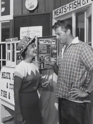 “Classic curls. Classic charm. Classic soul ❤️ #ShirleyTemple #OldHollywood #ClassicCinema #GoldenAge #TimelessBeauty #VintageVibes” | Be Inspired | Facebook