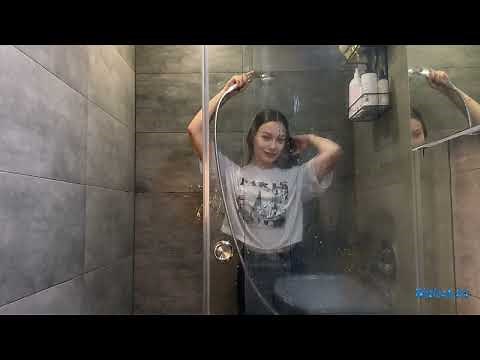 Cozy Shower – Wetlook in Sweater and Jeans 🌧️