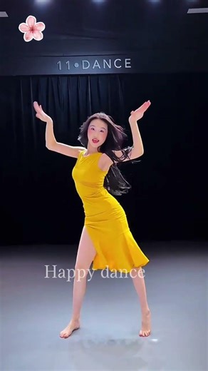 Funny dance #dance #trending #happydance #music #funnyvideo