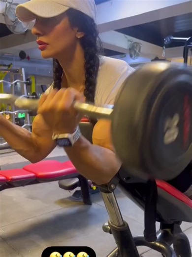 Doaa #flex #musclemommy #fbb #biceps
