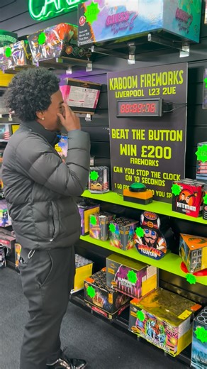 Can Mo beat the button 10:00 | Kaboom Fireworks Crosby