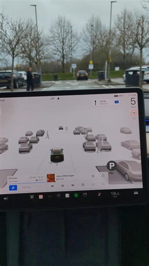 Tesla on-screen visualisations, with Park Assist (2024 Model Y with HW3)