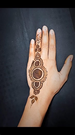 ✨ Easy & Stylish Back Hand Mehndi Design #shorts #trending