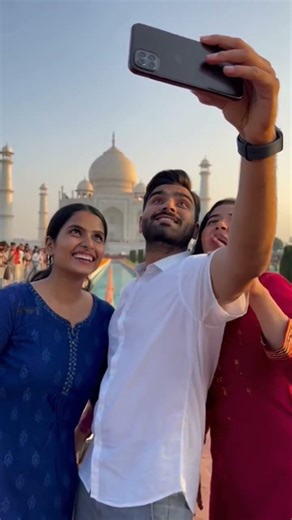Taj Mahal k saamne 100 feet ka cake 🍰🍓 #ytshorts #shortvideo #shortsfeed #ai