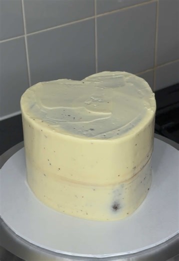 Delicious Chocolate Cake with Raspberry Filling Recipe