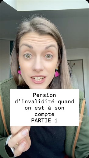Chloé | Maladie chronique 🎨 on Instagram: "Partie 1 - on a droit à la pension d’invalidité quand on est à son compte ? Oui, on peut prétendre à une pension d’invalidité quand on est travailleur indépendant et qu’on a une maladie / un handicap qui nous empêche de maintenir notre activité professionnelle comme avant. Je vous détaille les conditions à respecter pour y avoir droit dans la prochaine vidéo mais déjà, sachez que c’est à la CPAM directement qu’il faut s’adresser, sauf si vous êtes prof