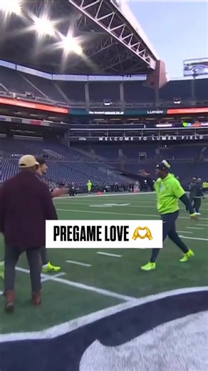 These two about to put on a show under the primetime lights. 📺 NBC and Peacock #seahawks #packers #jordanlove #genosmith