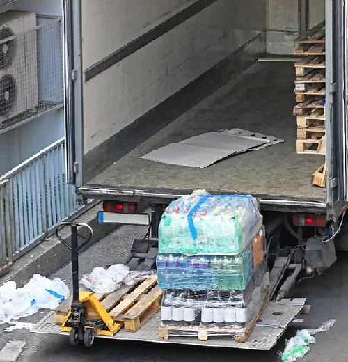 Trucks for Rent with Lift Gate: Efficient Transportation Solutions - Trucks Brands