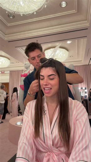 ya quiero que vean mi outfit 🥹🤍 @victoriasecretargentina #VSFashionShow #VSTalent