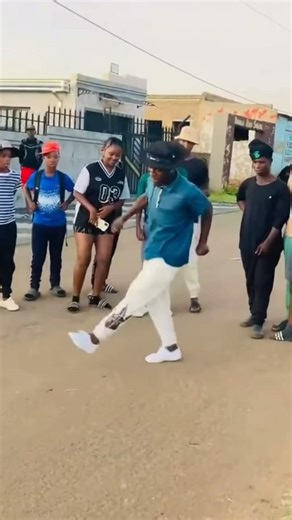 10/10 song, 10/10 vibes, 0/10 subscribers?Subscribe for more! #amapiano #fyp #foryou #shorts #dance