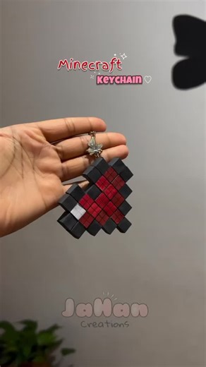 Madeby_Tanu on Instagram: "Minecraft heart Keychain DIY 🩷 . . . . . . #diy #crafts #minecraft #reelsi̇nstagram #reels #reelkarofeelkaro #diycrafts #diykeychain #minecrafthearts #lovegram #ａｅｓｔｈｅｔｉｃ"