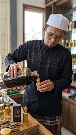 Minyak Gaharu Asli Premium Mekkah — Aroma Kasturi & Minyak Wangi