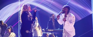 Kelly Clarkson Flexes Her Vocal Chops Alongside D. Smooth During 'Voice' Finale