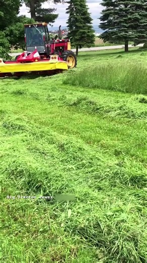 22K views · 729 reactions | VERSATILE 276 Tractor Mowing Hay #bigtractorpower #versatiletractor #tractor #automobile #hay | Big Tractor Power | Facebook