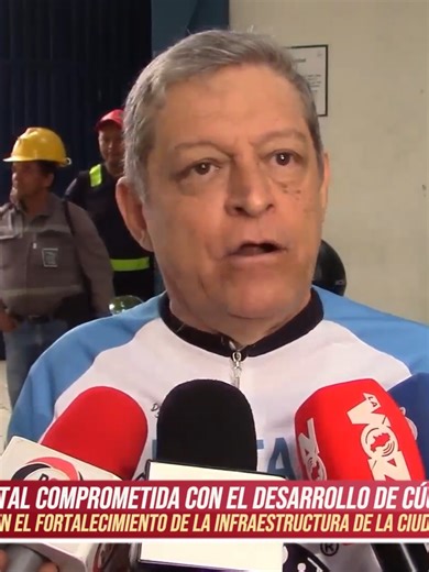 Aguas Kpital reafirma su liderazgo tecnológico y compromiso con Cúcuta La compañía resaltó cómo la digitalización integral de sus procesos fue el pilar que sostuvo la continuidad del servicio durante la emergencia sanitaria de 2020. Al eliminar la dependencia del papel, la organización logró una transición fluida al trabajo remoto, garantizando una atención ininterrumpida y eficiente. Carlos Cote, representante de la entidad, subrayó que la visión a futuro se centra en modernizar la infraestruct