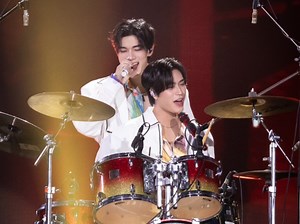 【GMMTV演唱会】เพลงรัก (Hook) - GeminiFourth、JimmySea、khaotungFirst