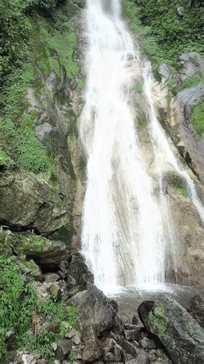 Hidden Waterfall in Arunachal Pradesh 🌊 Cloud Touch View 😍‪@Travelwithmohan09‬ #ytshorts #travelvlog