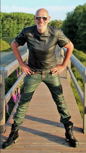 Be Noble Lederhose und Ledertop für richtige Männer # #leatheroutfits #lederhose #leatherpants