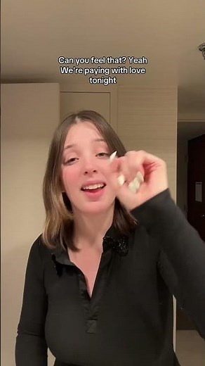 “Price Tag” 💸 song in ASL