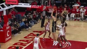 Zach Edey throws down the dunk off the inbound pass