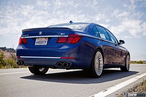 BMWBLOG Racetrack Review: ALPINA B7 - A 194 mph 4-Door Sedan