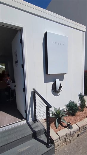 A 40-Second Visit to a First-Generation Casita by BOXABL