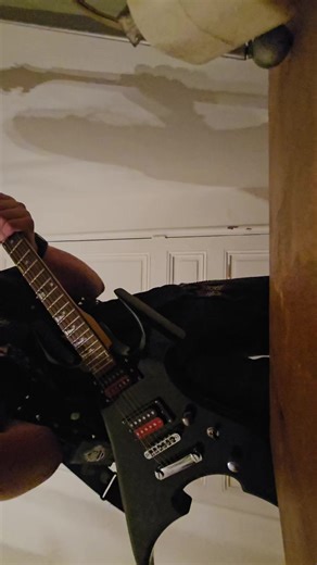 Master of Puppets cover by @metallica It’s not really in my vocal range but I love this song very much, there are other song which I will #cover cover by #Metallica but also other bands such as Iron Maiden or Megadeth #metal #masterofpuppets #Metallica I discovered the song way before Stranger Things 4 so don't say I am a poser of some shi, I have discovered metal when I was 8 and also play guitar since 3 years, but wasn't working that much so I am really working it since less than one year