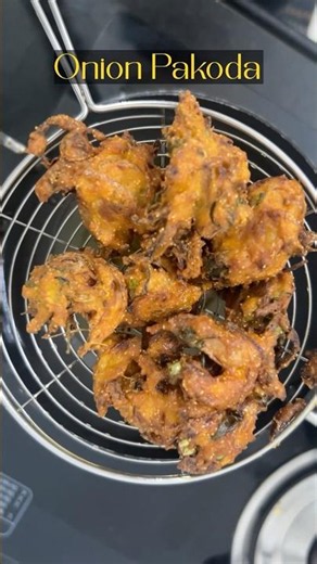 Onion Pakoda | ಈರುಳ್ಳಿ ಪಕೋಡ | Tea Time Snack #pakoda #onionpakodarecipe