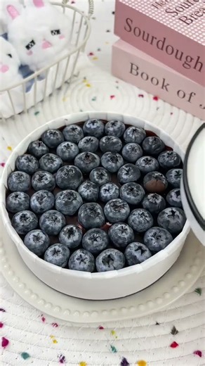 Happiness Is a Blueberry Crunch Cake Bought by Your Boyfriend! 🫐🍰❤️✨#ItalianSweetLife #DolciItaliani