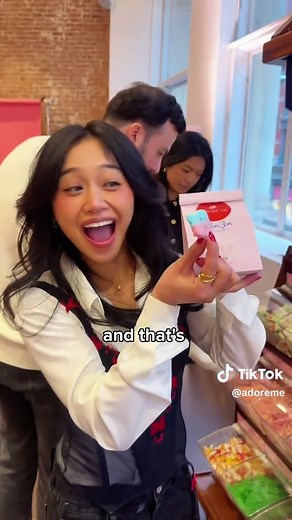 Come with me to Adore Me’s Valentine’s Day event! This collection makes you feel so beautiful and confident, and most importantly makes Valentine’s day all about you. 🤍 @Hang 🌻⚡️ #AdoreMe #AdoreMePartner