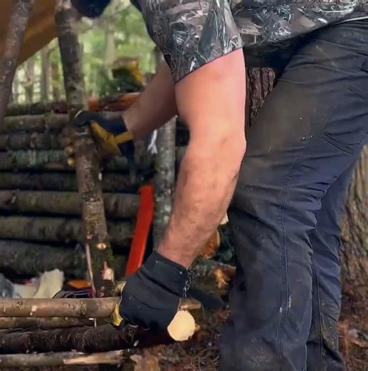 Hide a bushcraft camp #bushcraftcamping #survival #camping #bushcrafter #outdoorcamping #bushcamp | Baly Bushcraft & Survival