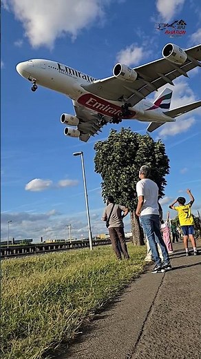 How it Feels when a BEAST is OVERHEAD..😳 Emirates Airbus A380 🇦🇪✈️👑 #emirates #airbusa380 #shorts