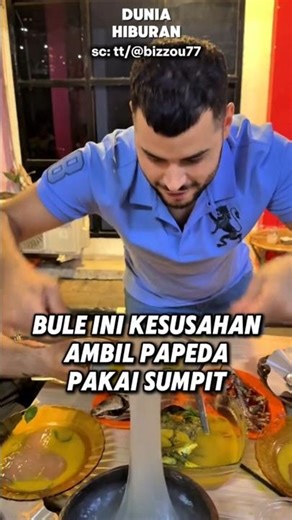 This Foreigner Has Difficulty Picking Up Papeda Using Chopsticks #foreigner #foreignerreaction #s...