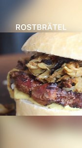 Thüringer Rostbrätel - der DDR-Grill Klassiker für jedermann ZUTATEN: 500 g Bautzner Senf 300 ml Schwarzbier 5 Zwiebeln 1 TL Salz 1 TL Pfeffer 2 kg Schweinenacken #shorts #ddr #rostbrätel | 0815BBQ