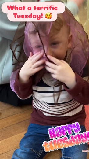 Rose and Jane - Music for Minis Owners on Instagram: "Our first class of 2026 went down a storm! We were super happy to see all of your minis this morning! We had lots of fun singing and playing instruments, peekaboo fun, ribbons, parachute games and bubbles! 🎶💜💚#musicforminis #holmfirth #fun #under5s #wooldalecommunitycentre"