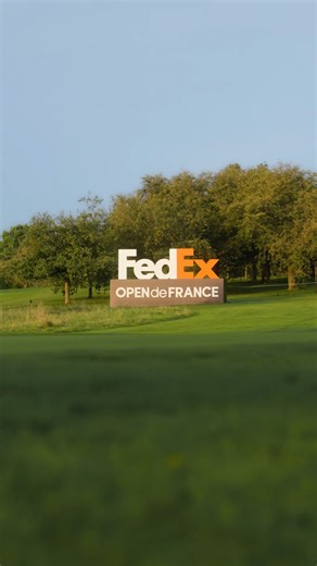 From the pitch to the green!🏆 Home of last season’s UEFA Champions League winners and stage of the #FedExOpenDeFrance — Paris set the scene for a truly special delivery. Our guests were in for a surprise when the iconic #UCL Trophy arrived to join the celebration. 💜⛳ ⚽️ | FedEx