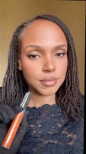 The Peachy Gloss that Makes your lips look Delicious | Maybelline Electric Orange