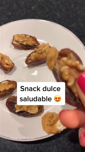 Dátiles: además de tener muchas vitaminas y minerales, son riquísimosss 🥰 #healthy #sano#fyp#food#recetafacil#parati#fitness#comida#tiktokchef#datil