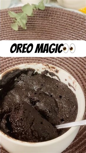 Oreo Mug Cake in 1 Minute(No Oven!) 🍫🔥 #oreocake #cake #chocolate #easyrecipes #foodshorts #shorts