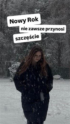 OLA STUBE | PSYCHOLOG | PSYCHOTERAPIA | LĘK | OVERTHINKING on Instagram: "To dosłownie były moje myśli, kiedy latami żyłam w stanie ciągłego lęku i napięcia - ja wtedy kompletnie nie umiałam osiągnąć spokoju. Każdy nowy początek zamiast ekscytacji przynosił presję. Większość momentów, kiedy powinnam się cieszyć tylko dokładały poczucie, że coś jest ze mną nie tak. Na zewnątrz funkcjonowałam super. Tylko, że w środku analizowałam, spinałam się i z zagryzionymi zębami czekałam aż to minie. Spokój 