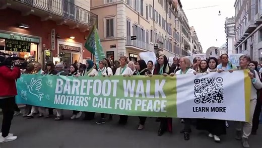 Barefoot peace march brings Palestinian and Israeli mothers together in Rome