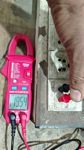 how to check ac voltage with clamp meter #clampmeter #shorts #trending #reels #viral #meter