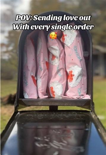 Yes, I did wipe bird poop off the outside of the mailbox just to make this video 🤪😂✌🏼❤️🥰 Thank y’all always for your love and support. Y’all have no idea how much it means to me ❤️✌️🥰😍 #etsyseller #smallbusinesslife #workingmom #artistsoftiktok #packanorderwithme