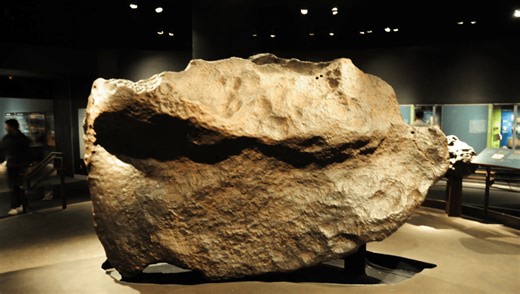 The Ahnighito Meteorite Is The Largest You Can See In Any Museum On The Planet, Weighing A Whopping 34 Tons