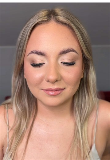 Stunning Bride and Bridesmaid Moments on Wedding Day