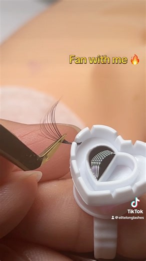 Fan with me. The easiest and fastest way to fan #fansmade #howtodofan