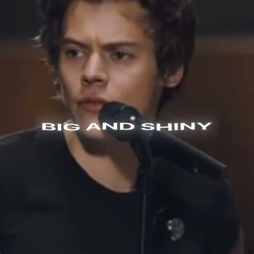 HE IS BACKKKKKK #harrystyles